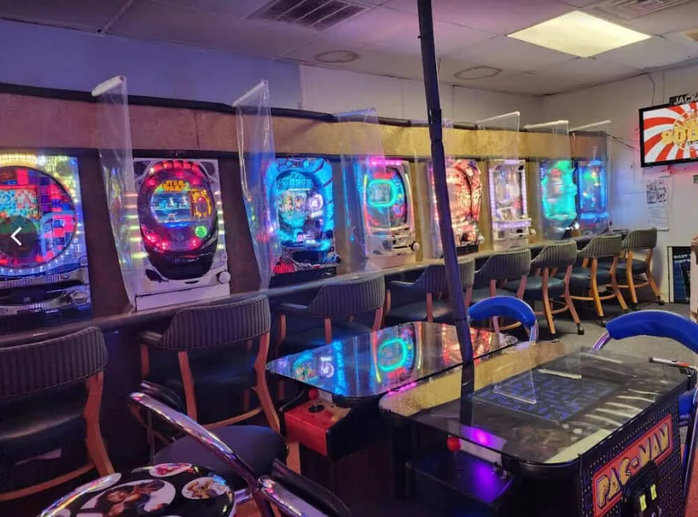 Maruhan Shinsekai interior